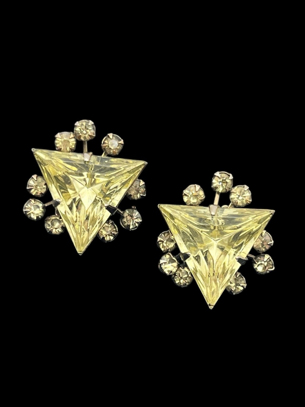 Pale yellow triangle rhinestone gold tone vintage clip on earrings